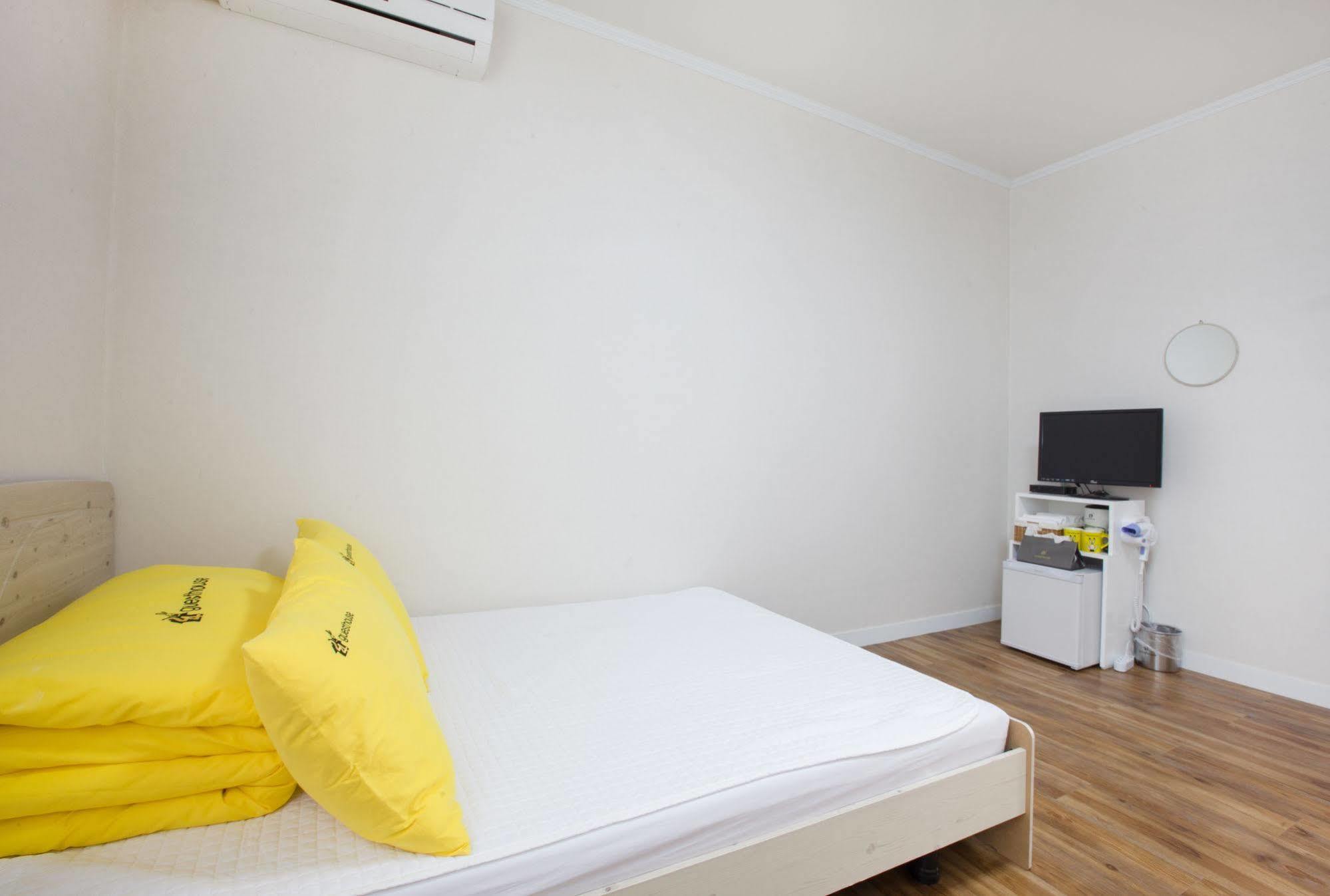24 Guesthouse Namsan Garden Seoul Exterior foto